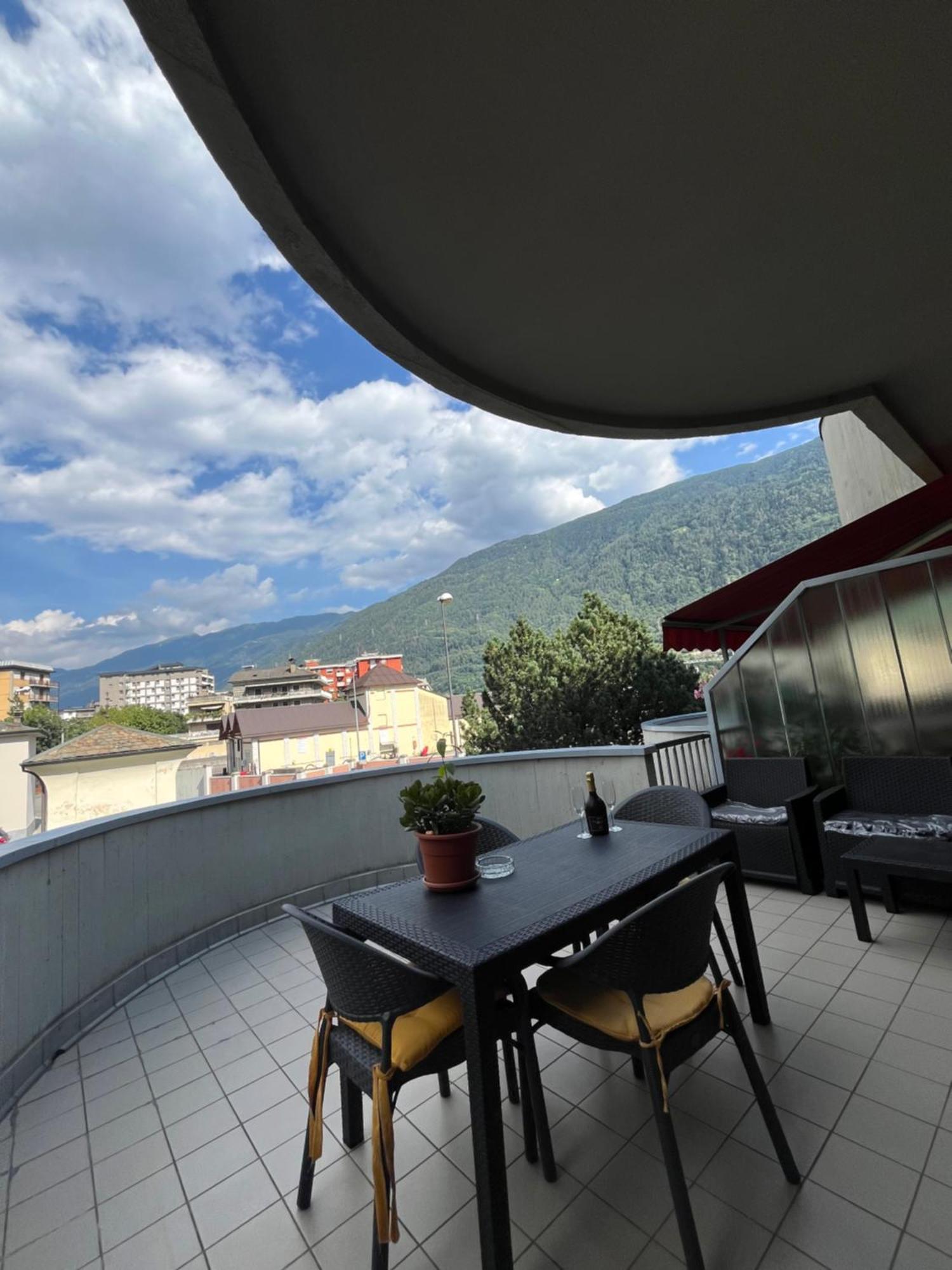 Casa Vacanze Lucia 티라노 외부 사진